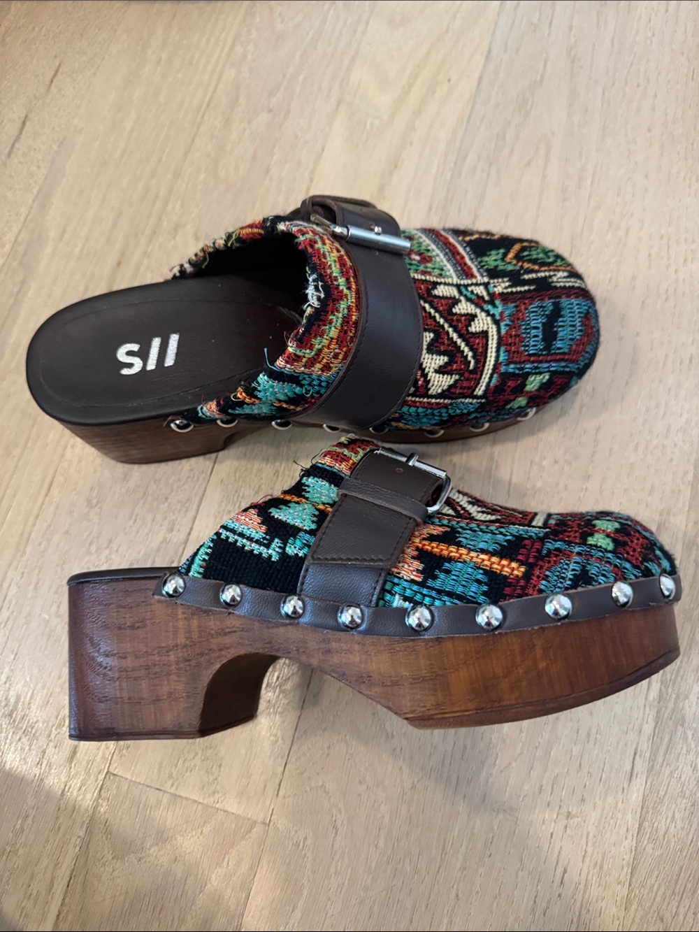 Women's Multicolor Patterned Slip-On Clogs - Picture 2 of 3